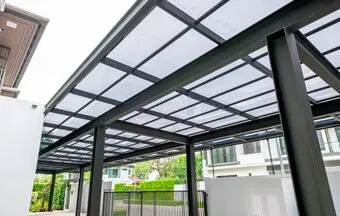 Instalação de cobertura de policarbonato exige conhecimento