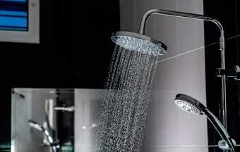 Duchas autolimpantes: saiba como funcionam e conheça vantagens