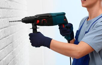 Marteletes rompedores facilitam trabalhos pesados no canteiro de obras