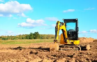Miniescavadeiras são ideais para trabalhos em áreas pequenas