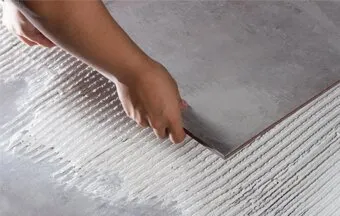 Cuidados para assentamento de porcelanatos de grandes dimensões