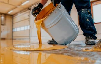 Tinta epóxi para piso: aprenda a escolher e aplicar
