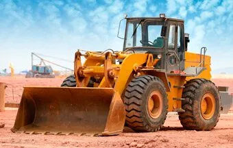 Conheça as diferenças entre tratores de esteira ou de pneus