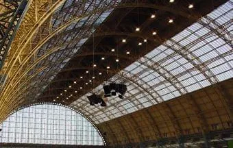 Brises, telha sanduíche...soluções para conforto térmico de fábricas