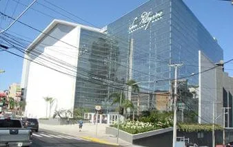 Produtos em aço otimizam instalação na cobertura e no fechamento de shopping