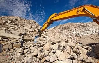 Demolição é solução para abertura de novos terrenos e expansão das metrópoles