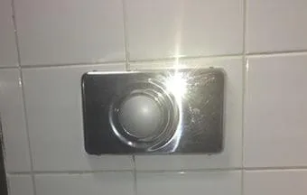 Caixas de Descarga Embutidas garantem economia de água e durabilidade em escolas