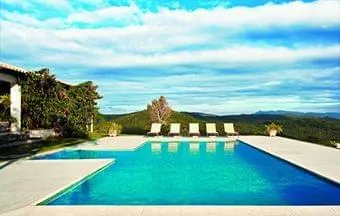 Conheça opções para o revestimento interno de piscinas