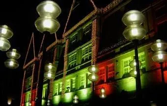 Iluminação de áreas externas agrega valor à edificação