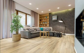 Aplicar piso vinílico sobre cerâmica é prática possível, mas pede cuidados