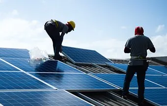 Como comprar placas fotovoltaicas para projetos residenciais e comerciais?