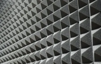 Como isolar o ruído e obter conforto acústico em home office? 