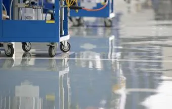 Aplicação de piso epóxi demanda cuidados específicos. Conheça 