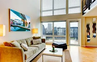 Como reduzir ruídos internos e externos em apartamentos já ocupados?