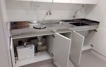 Bombas e trituradores executam banheiros sem escoamento gravitacional