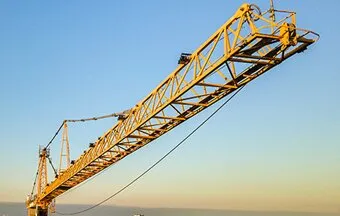 Conheça os principais procedimentos de segurança para operar gruas