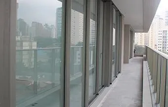 Perfis de alumínio da Olga Color resolvem fechamentos de apartamentos