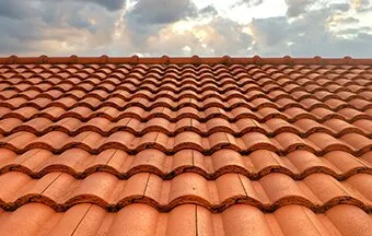 Saiba como especificar a telha cerâmica ideal para o seu projeto