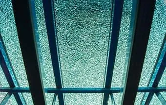 Vidro de alta resistência mecânica oferece segurança aos projetos