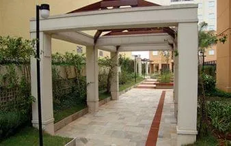 Argamassa decorativa revestiu fachadas de condomínio residencial com rapidez